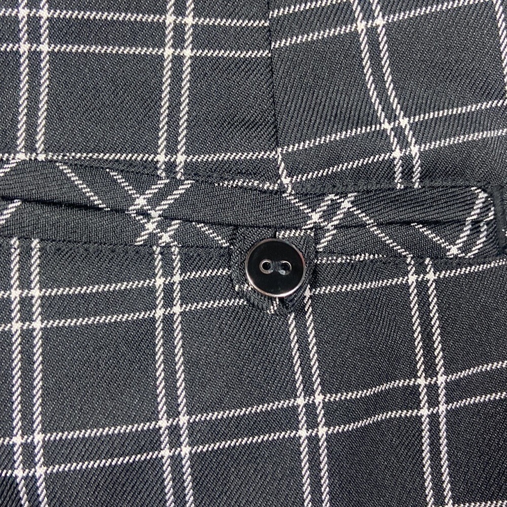 Lady Hagen Black and White Plaid Golf Shorts with Pockets - Picture 6 of 8